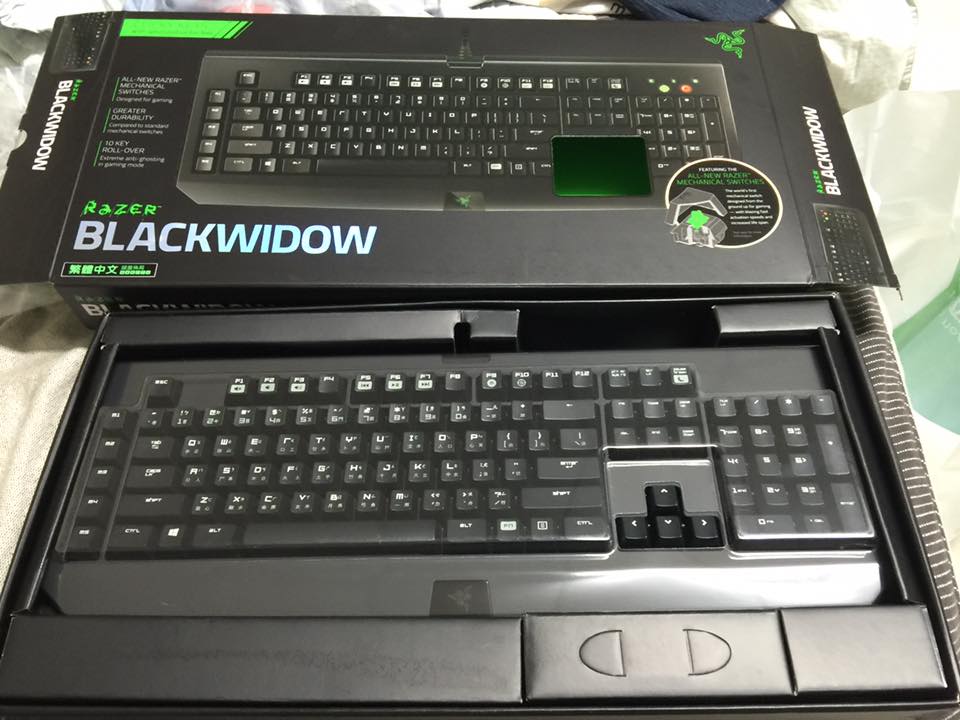 新买的键盘 razer blackwidow 2014 黑寡妇蜘蛛专业中文版 绿轴机械式