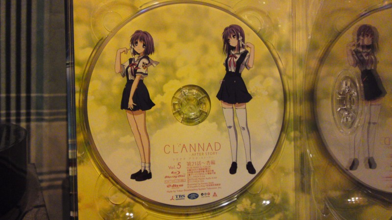 CLANNAD Blu-ray Box〈初回限定生産・5枚組〉 CLANNAD Blu-ray Box