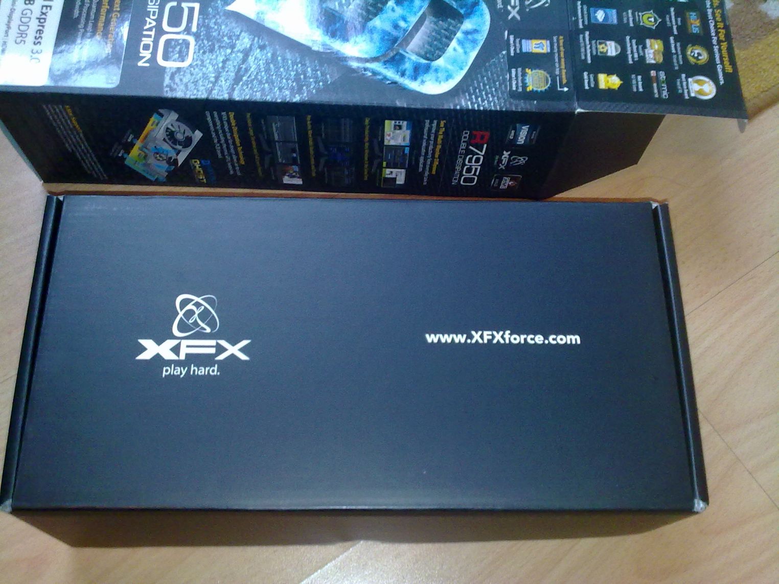 【情報】GTX 670 + ATI 7950簡單開箱 @電腦應用綜合討論 哈啦板 - 巴哈姆特