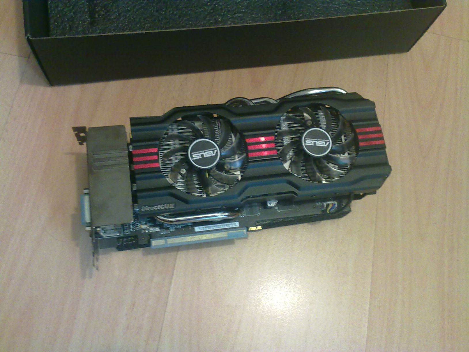 【情報】GTX 670 + ATI 7950簡單開箱 @電腦應用綜合討論 哈啦板 - 巴哈姆特