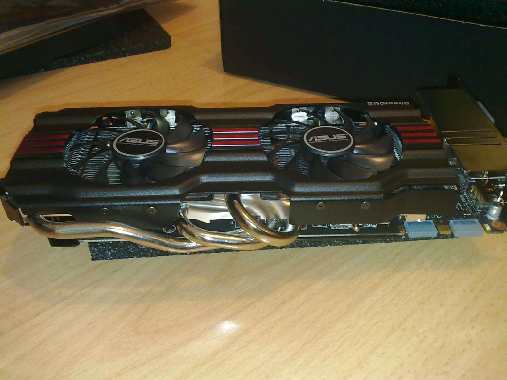 【情報】GTX 670 + ATI 7950簡單開箱 @電腦應用綜合討論 哈啦板 - 巴哈姆特