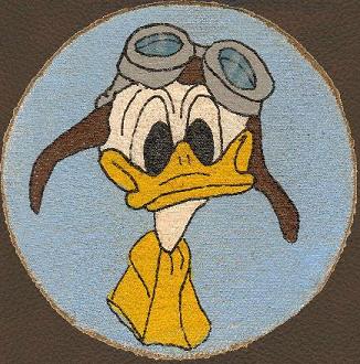 而 這 其 中 最 出 名 的 是.唐 老 鴨 被 直 接 塗 在 B-25B 米 切 爾 中 型 轟 炸 機 上 面. 