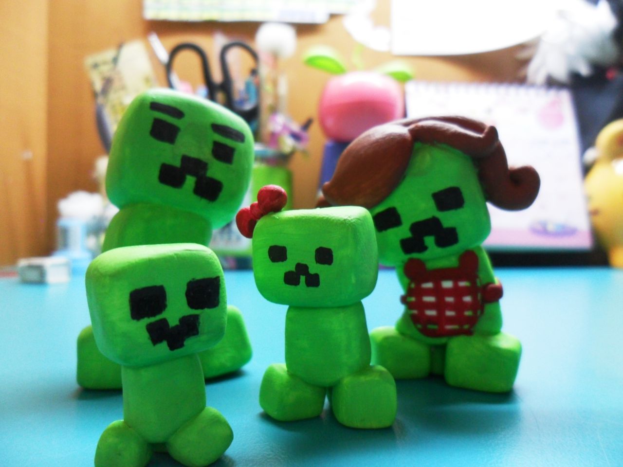 輕黏土 溫馨的苦力怕全家福照後面居然出現 Minecraft 我的世界 當個創世神 哈啦板 巴哈姆特