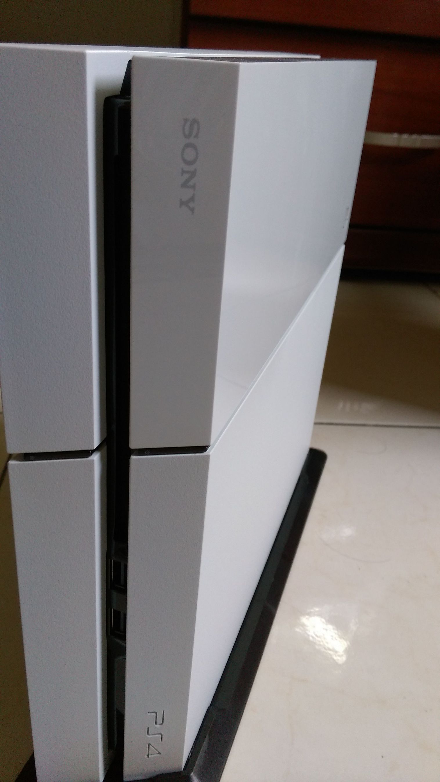 【閒聊】PS4終於到手~~~~第一次的開箱文!!!! @PS4 / PlayStation4 哈啦板 - 巴哈姆特