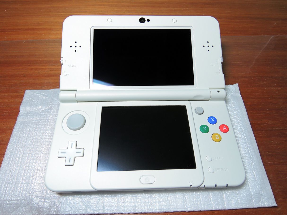 心得】【開箱】new3DS白色機+雜七雜八週邊+客製化痛貼(文長圖多) @N3DS