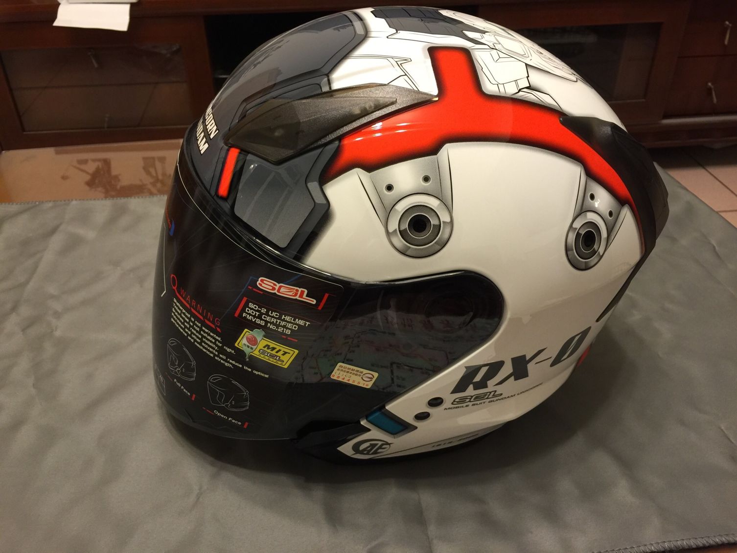 心得】SOL獨角獸鋼彈安全帽開箱@鋼彈哈啦板- 巴哈姆特