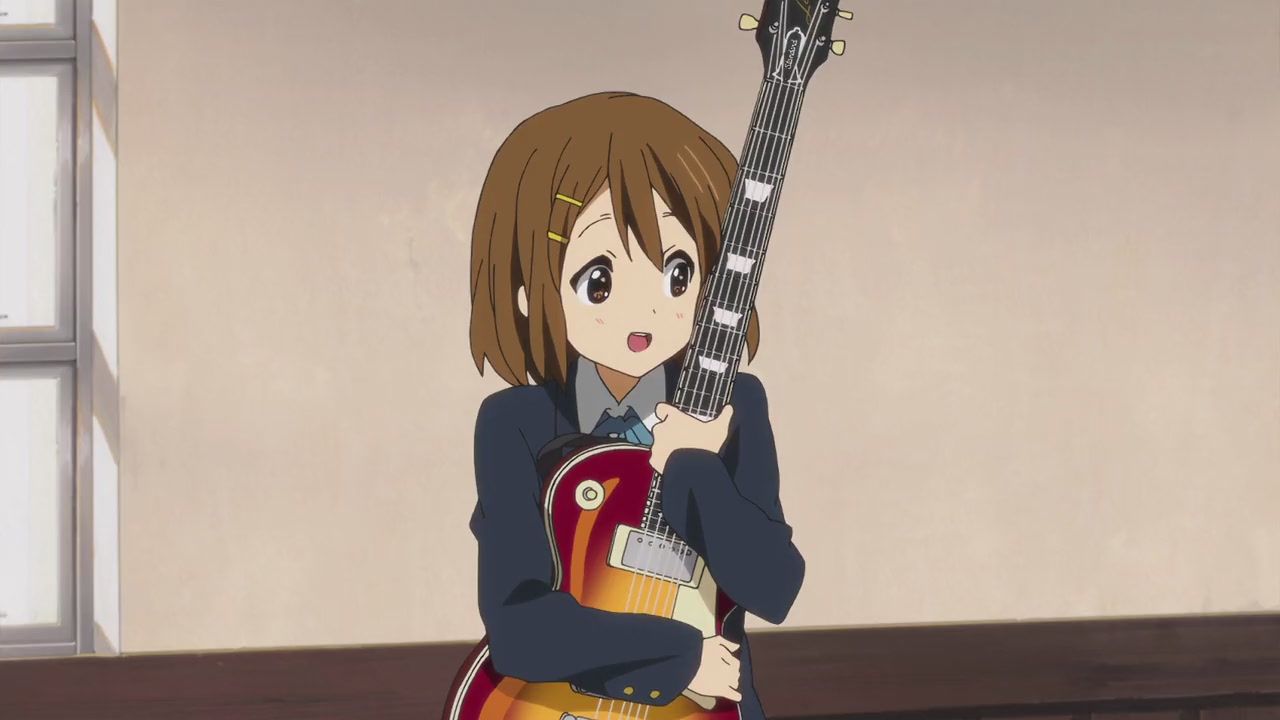 K-on Юи Хирасава с гитарой