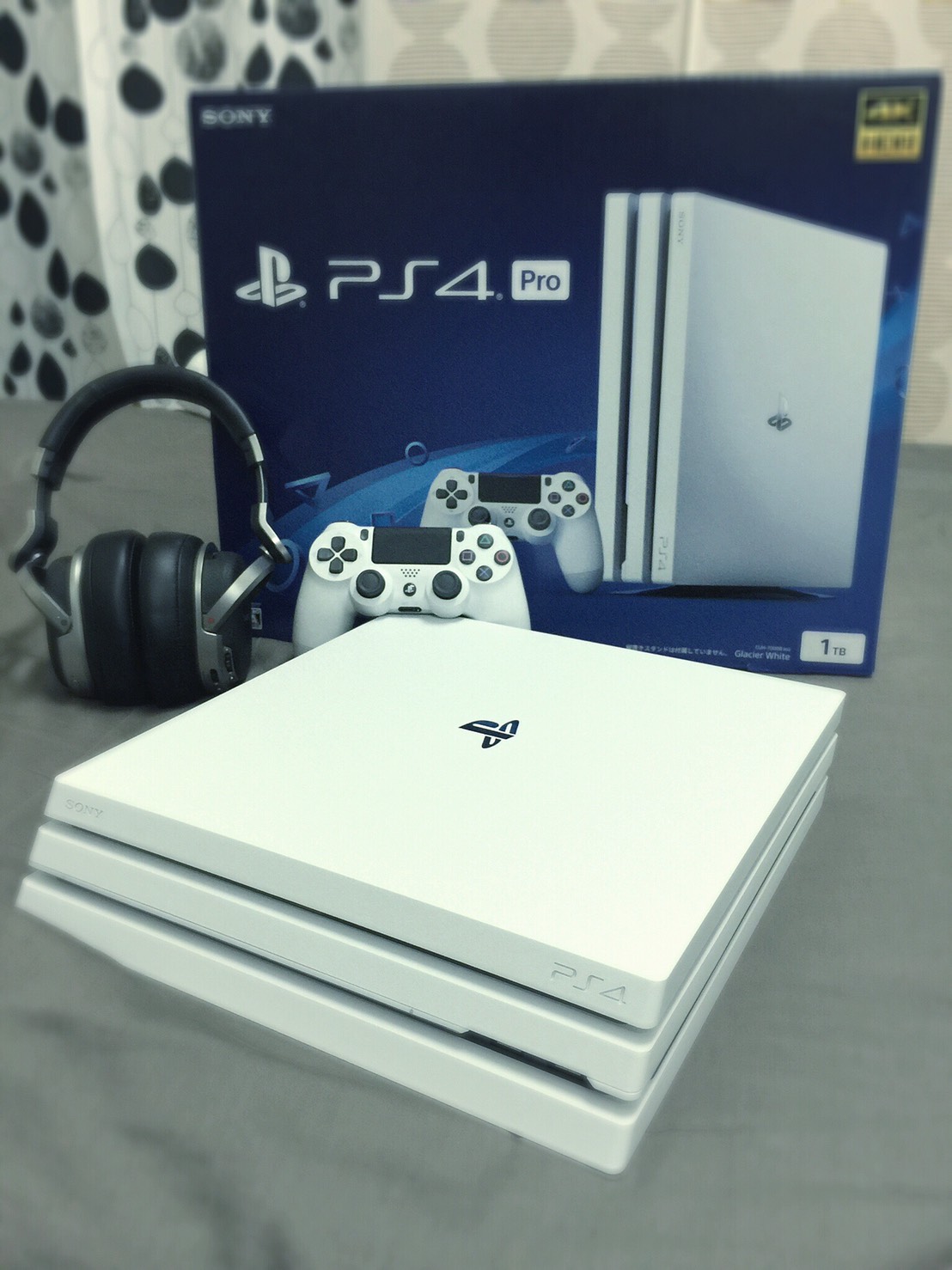 閒聊 Ps4 Pro 冰川白 亞馬遜限定版 開箱啦 Ps4 Playstation4 哈啦板 巴哈姆特