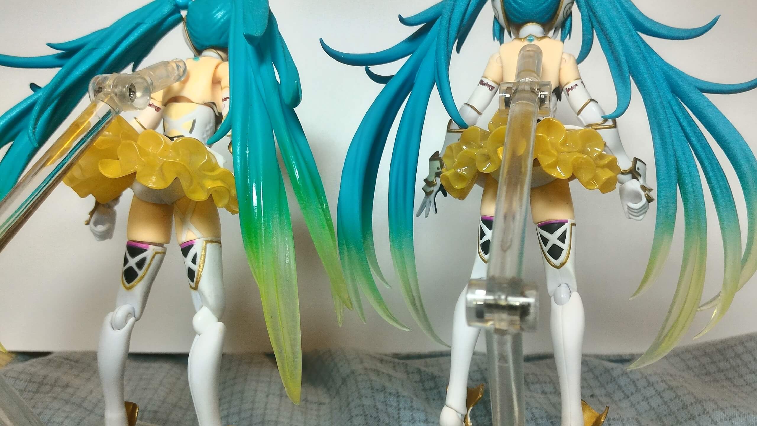 勸世系列]正盜版比對Figma SP-060 賽車初音レーシングミク2015