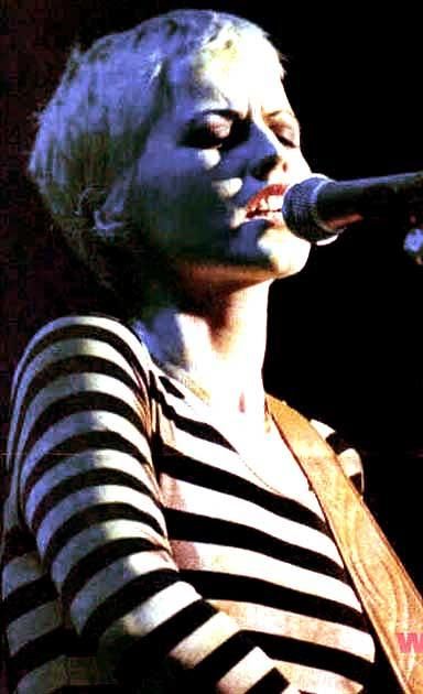 R.I.P. Dolores O'Riordan - alien75733的創作 - 巴哈姆特