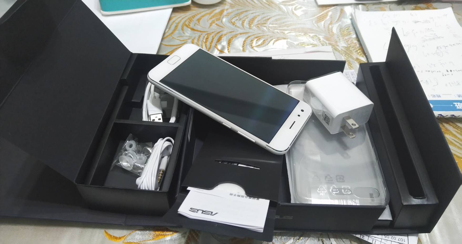 作弊皮膚發電機asus Zenfone 4 Pro 評價 Samplebikerental Com