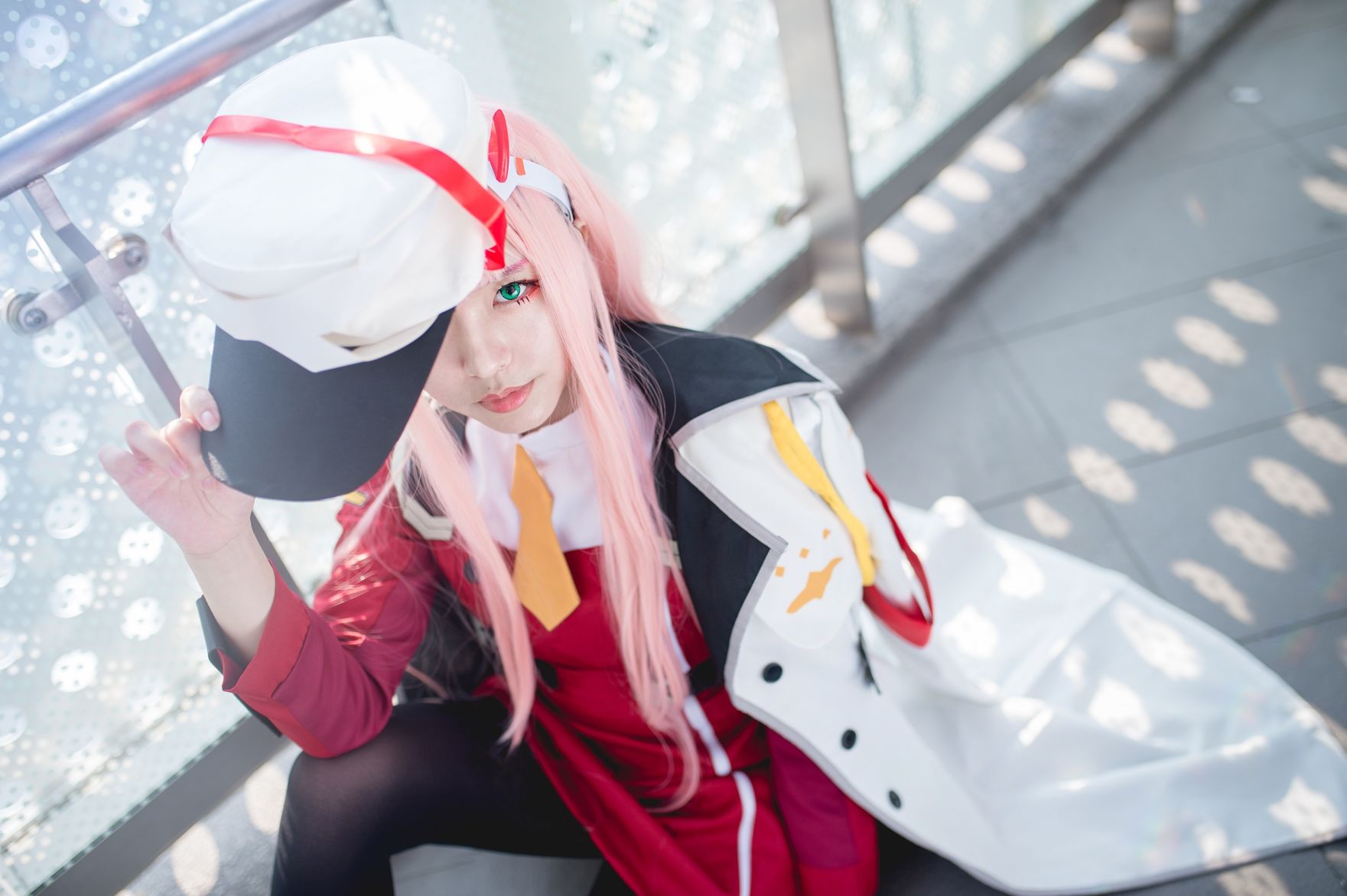 Косплей 2. Зеро ту косплей. Алиса Милкович косплей Zero two. Zero two косплей. Косплей Зеро 2.