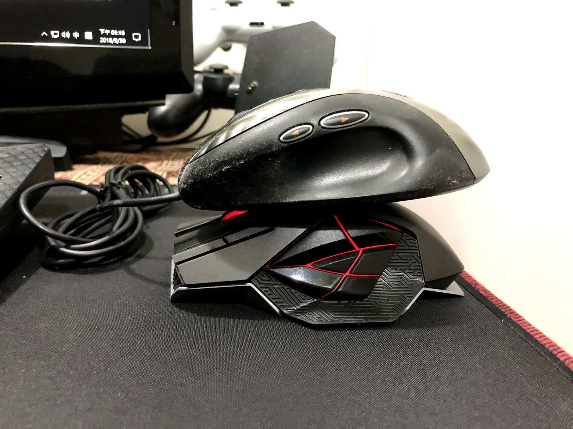 Asus rog диски. ASUS ROG Scabbard II. ASUS ROG Spatha белая. ASUS ROG Spatha Strix мышь. ASUS ROG Scabbard.