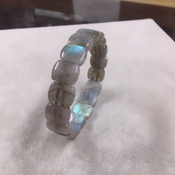 蝴蝶女神的翅膀 拉長石 Takarako的創作 巴哈姆特