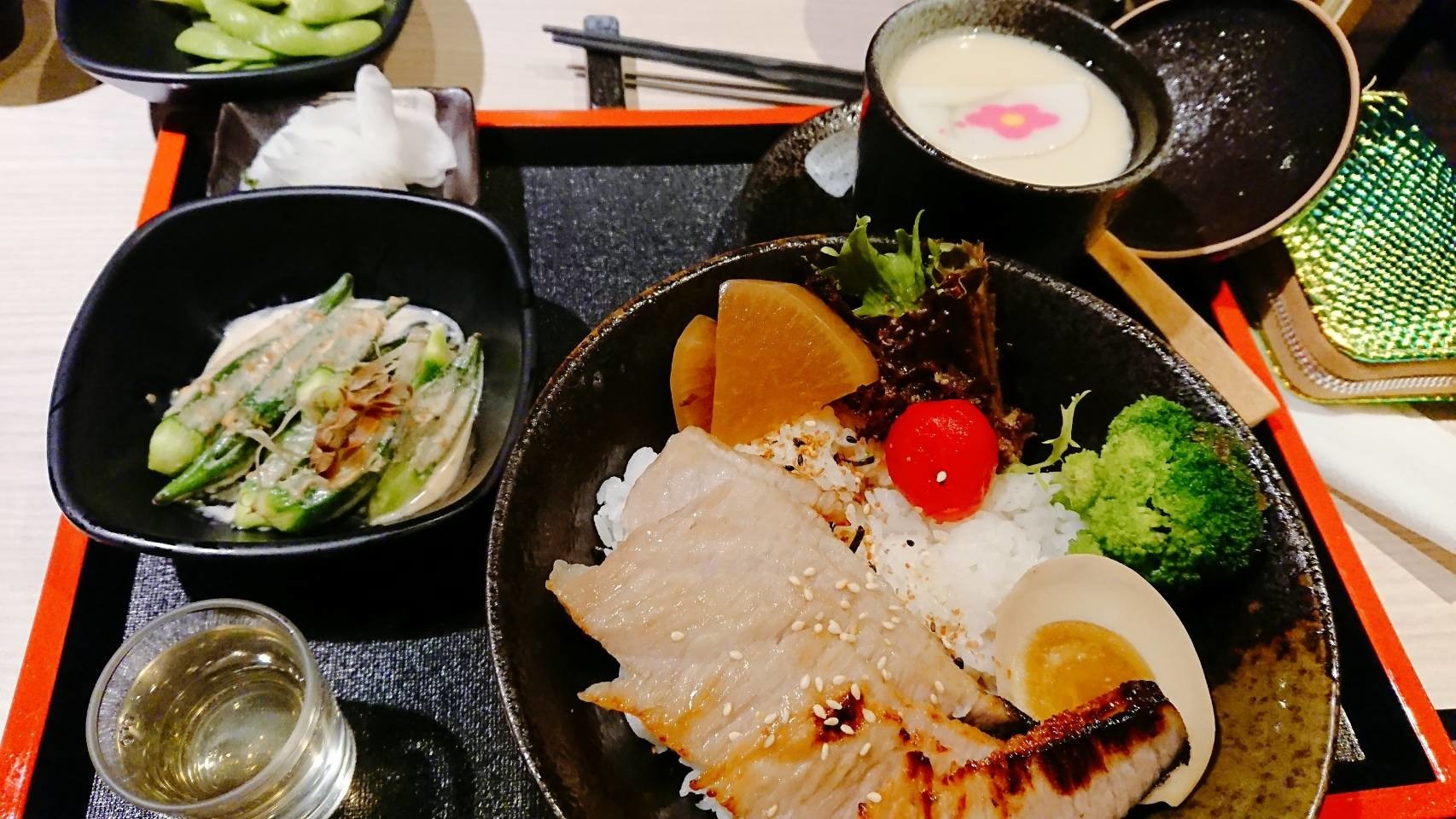 【台北東湖】朴食堂日式料理｜豐盛生魚片丼飯X極嫩牛小排丼的聚會｜東湖美食｜停業