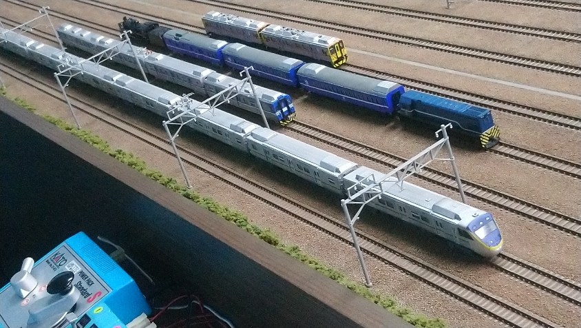 Re 鐵道模型 新幹線電車庫 場外休憩區哈啦板 巴哈姆特