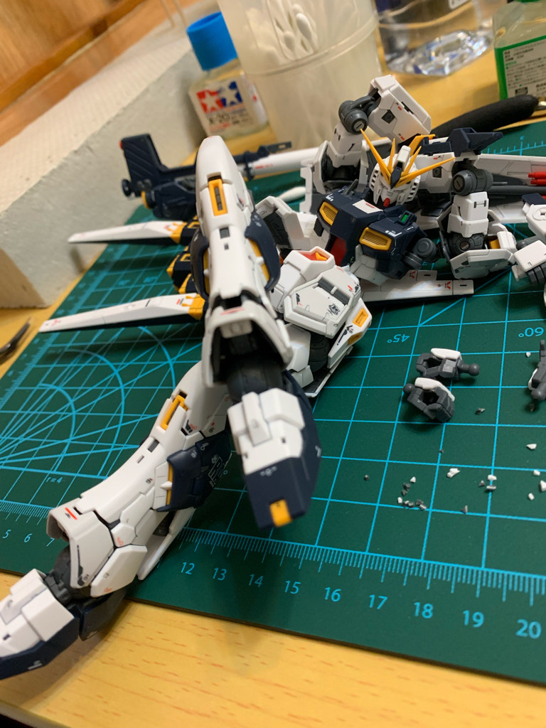 【作品分享】RG RX-93 pose分享 @模型技術與資訊 哈啦板 - 巴哈姆特