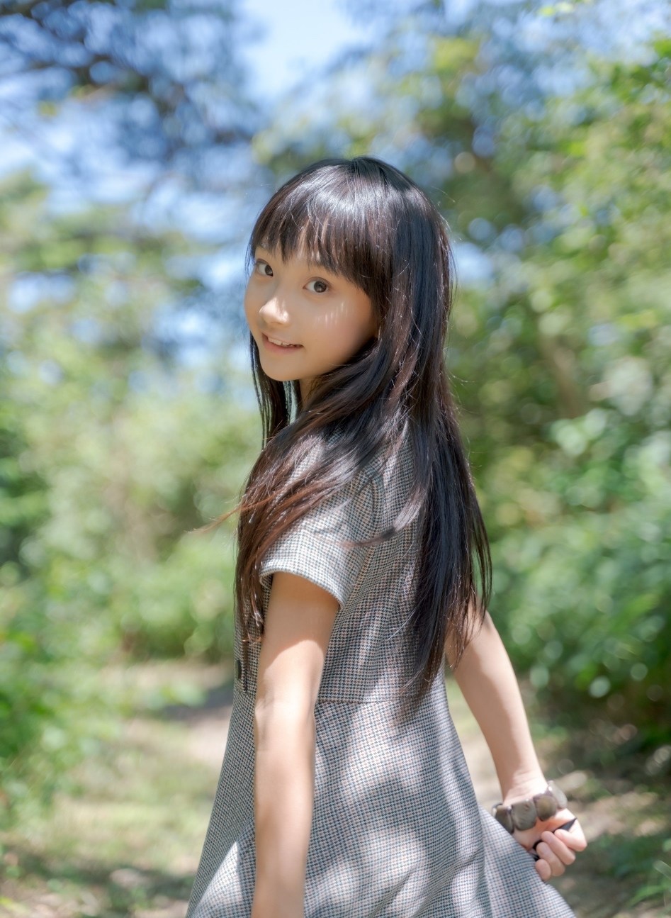 Sotwe indonesia terbaru. Девочки с длинными волосами Миядзаки. 変態 японский. Айна Красса. Айна Красса модель.