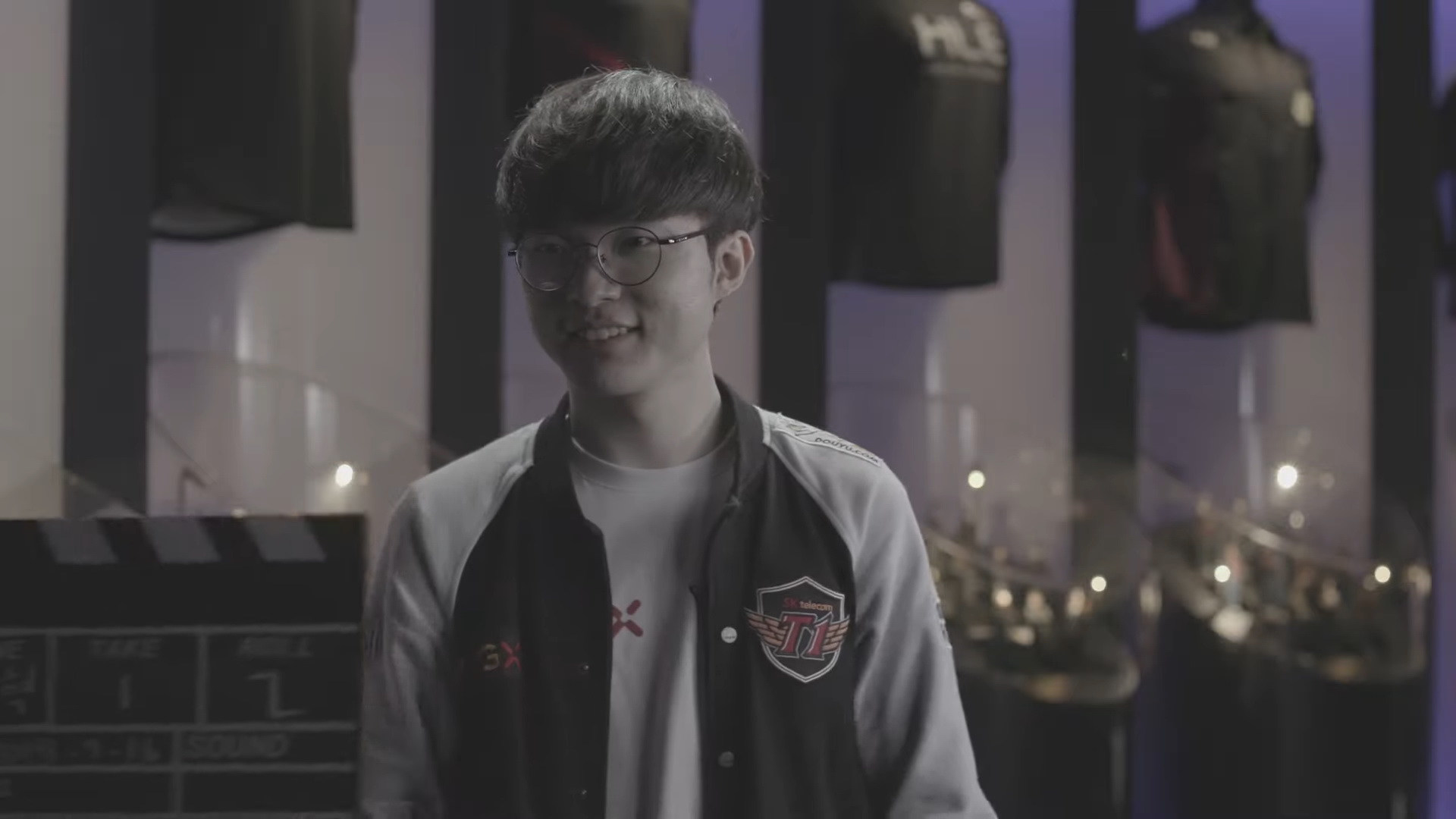 韓國釋出看《英雄聯盟》 Faker 的手來冥想影片陪玩家度過疫情期間？ - SuperBala的創作 - 巴哈姆特