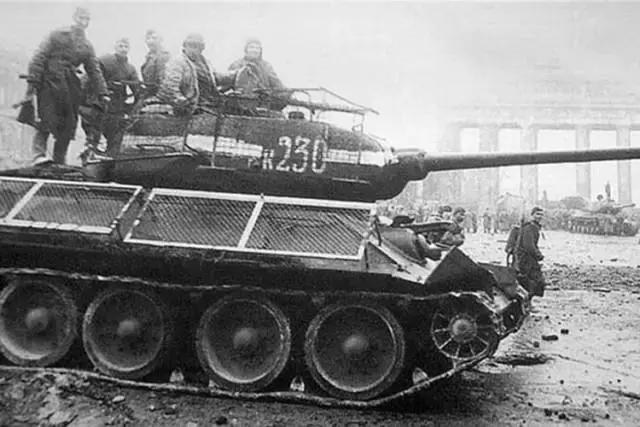 【閒聊】IS-2 Shield? 其實應該叫做 IS-2床墊 @戰車世界 World of Tanks 哈啦板 - 巴哈姆特