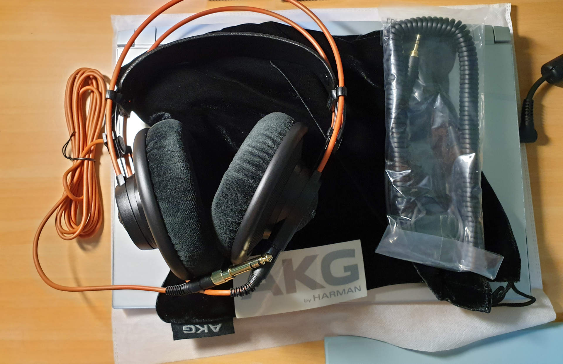 AKG K712 pro 開箱- 巴哈姆特