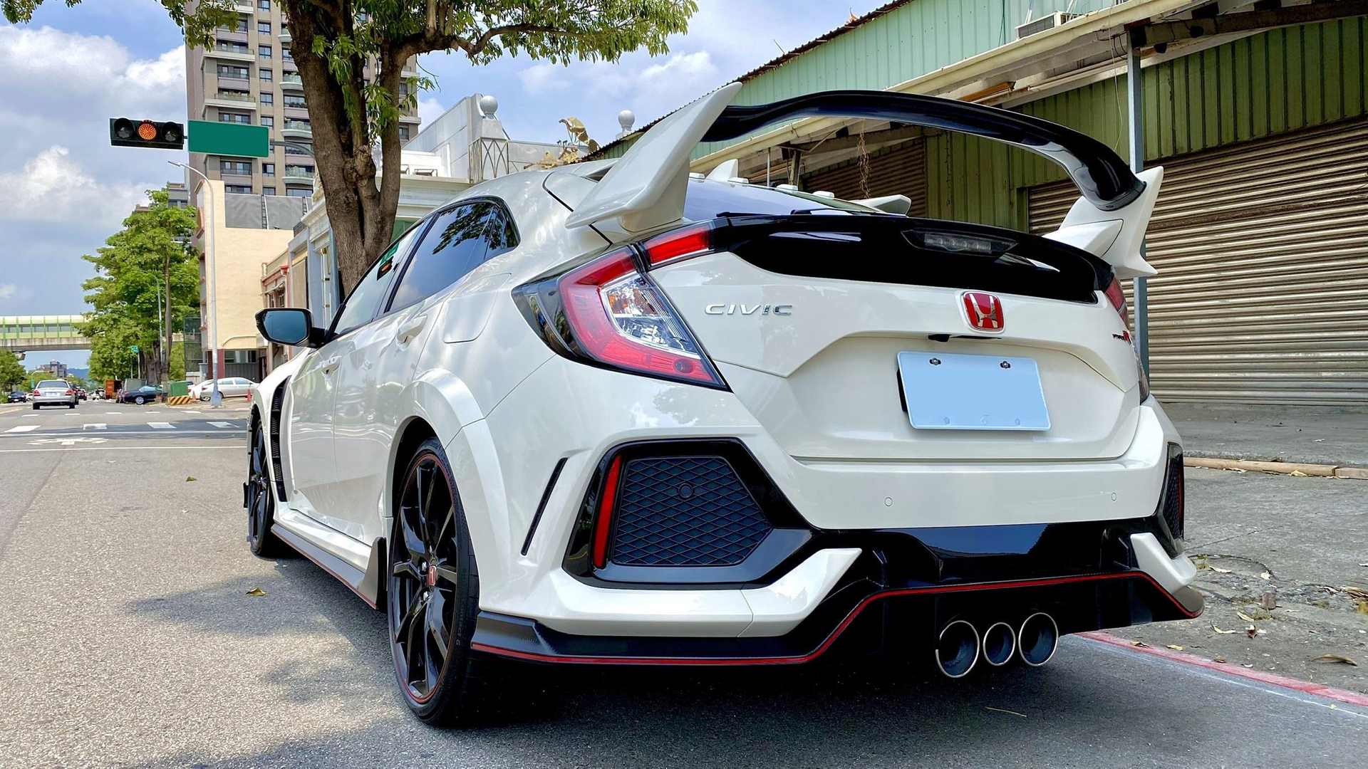 【心得】圓夢開箱 HONDA Civic Type-R FK8 @汽機車討論 哈啦板 - 巴哈姆特