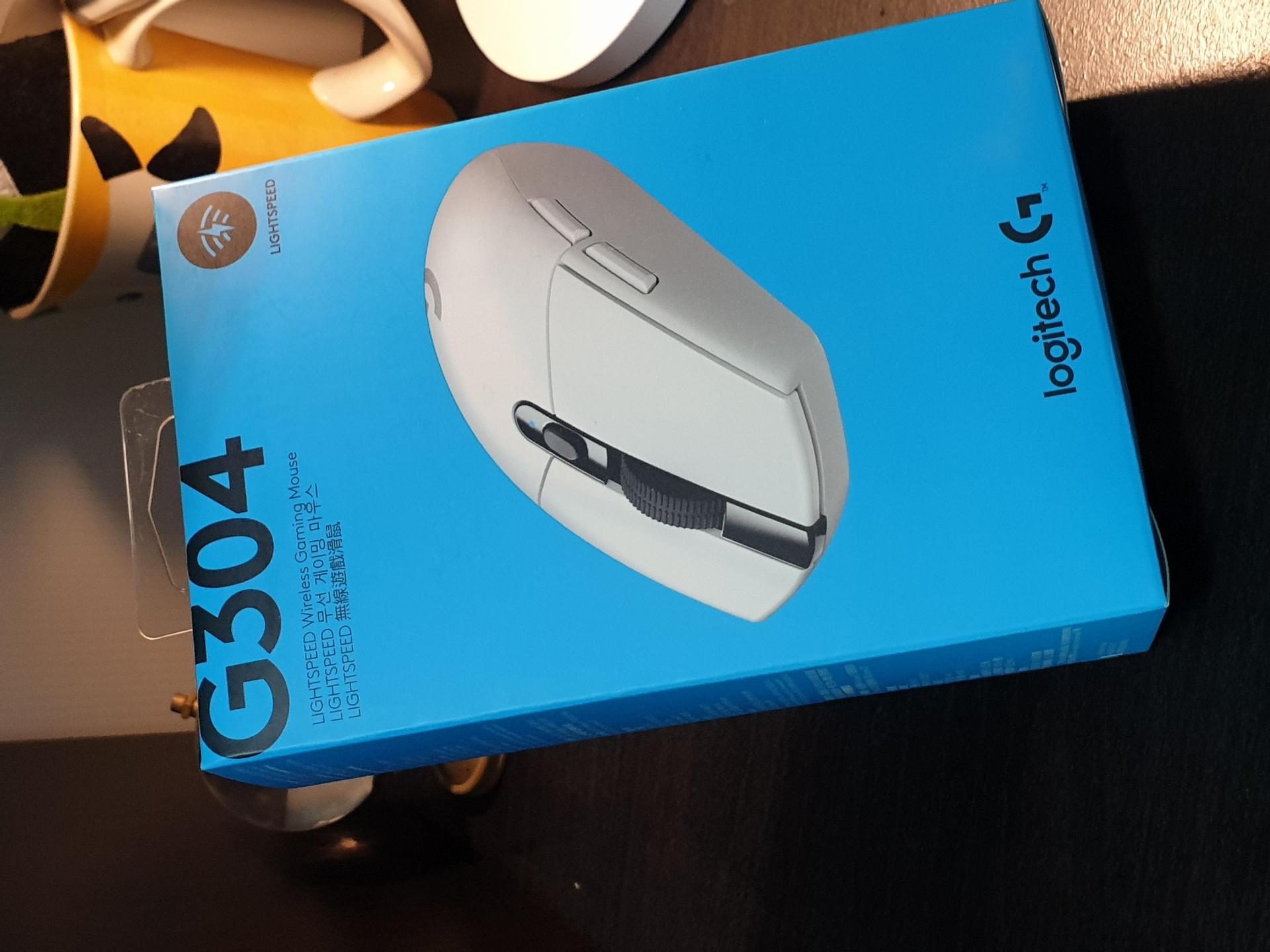 開箱 Logitech G304 白色版簡單開箱 電腦應用綜合討論哈啦板 巴哈姆特