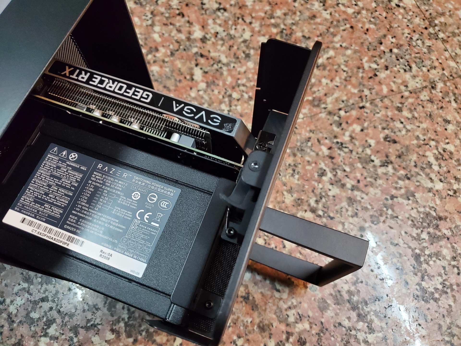 心得】開箱Razer Core X 外接顯卡盒與Apple thunderbolt pro (2m 