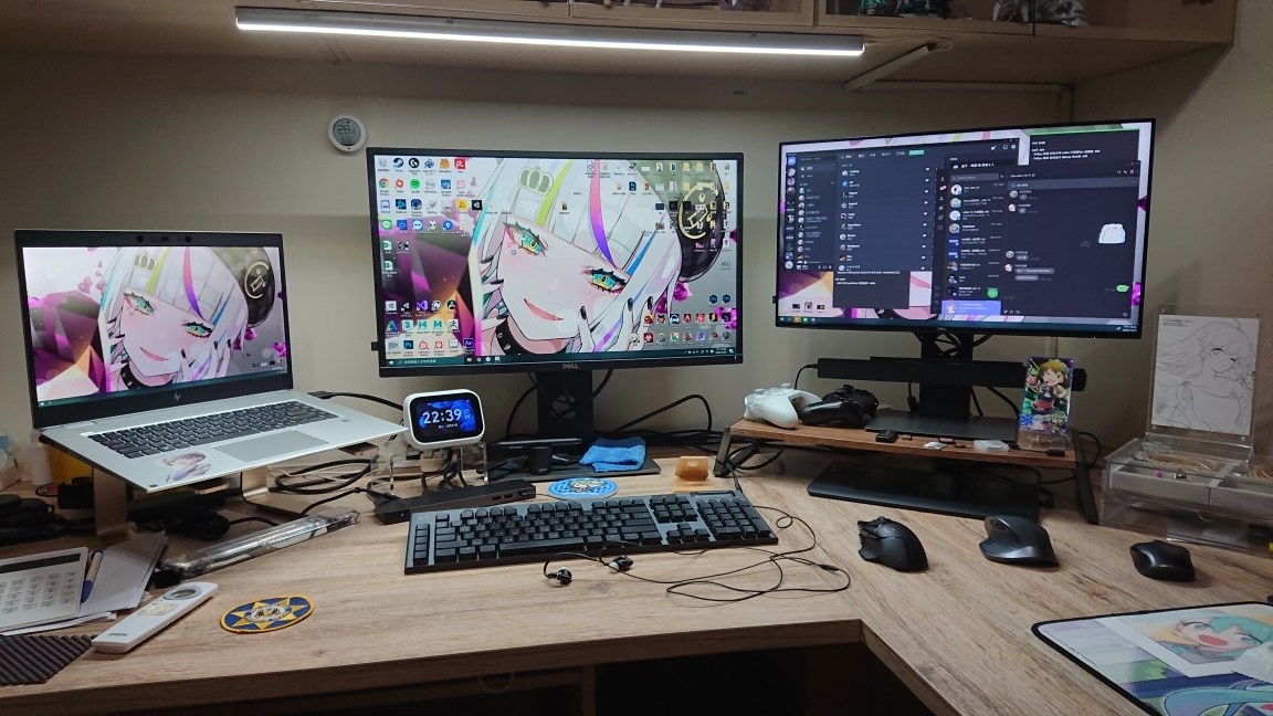 RE:【問題】請大家分享一下電腦桌的擺設！！ @電腦應用綜合討論 哈啦板 - 巴哈姆特