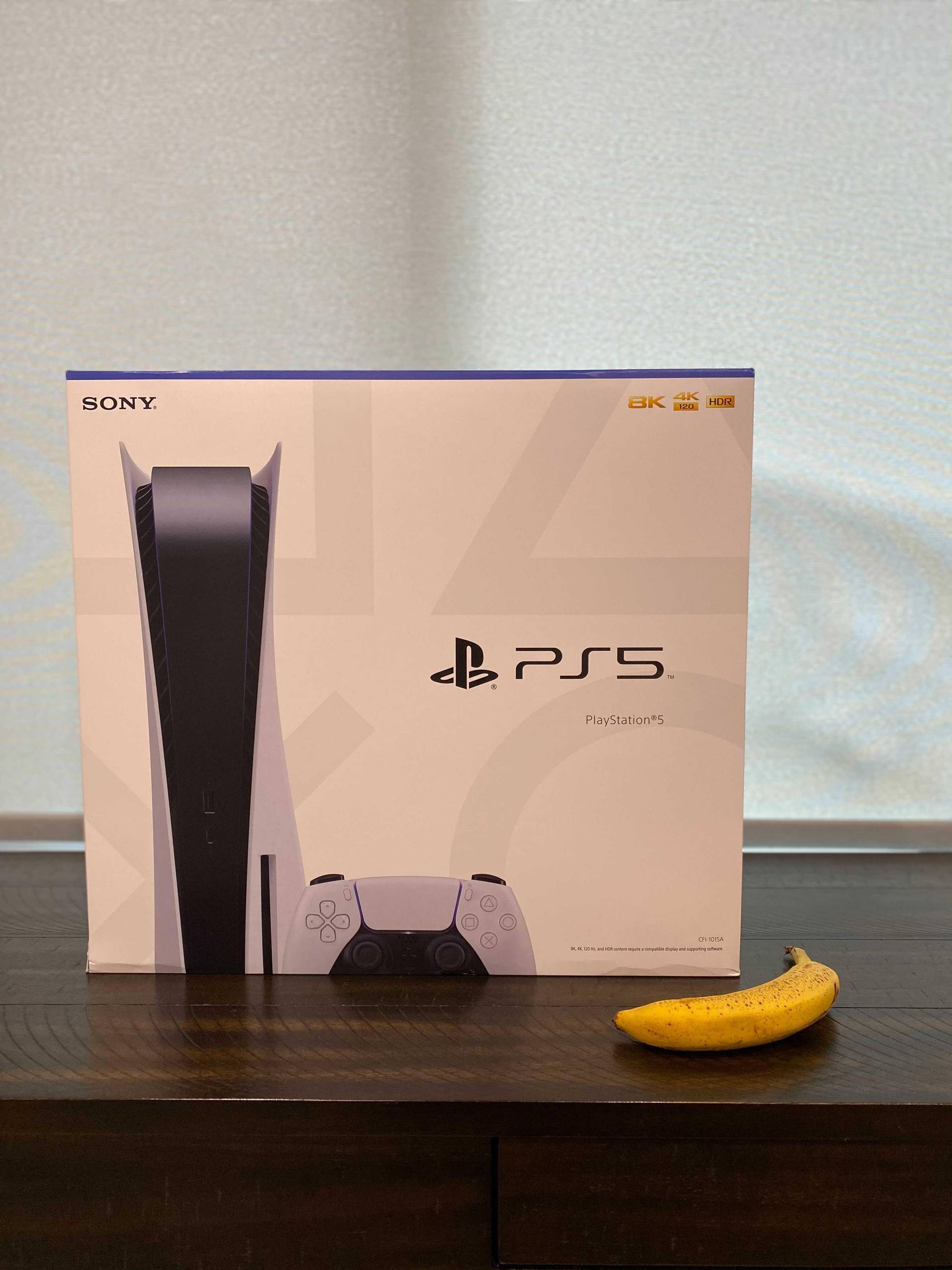【情報】PS5 終於開始寄送給媒體, 準備開始PS5新聞大爆發 (附上本體外盒及比較圖) @PS5 / PlayStation5 哈啦板 - 巴哈姆特