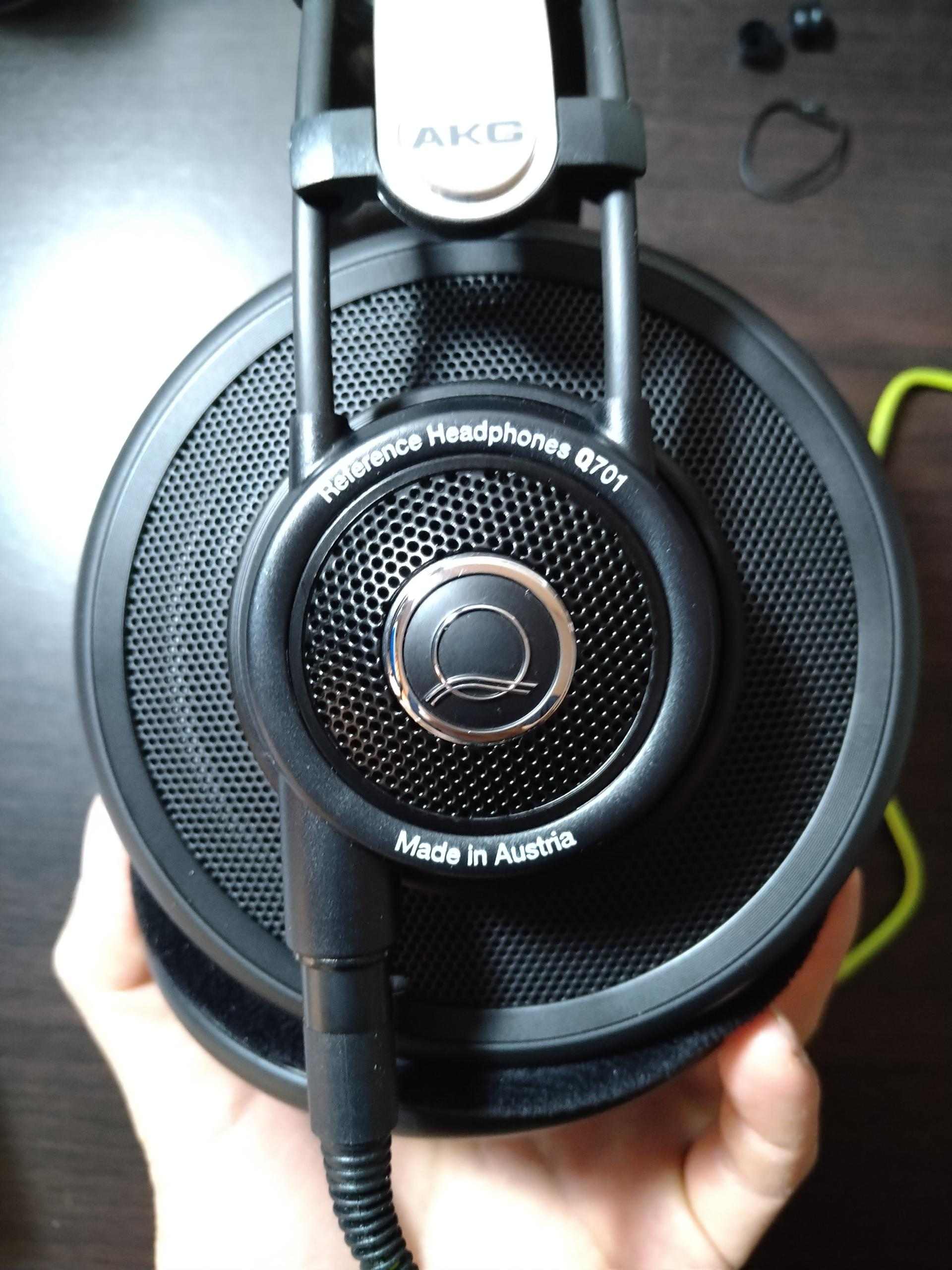 AG701