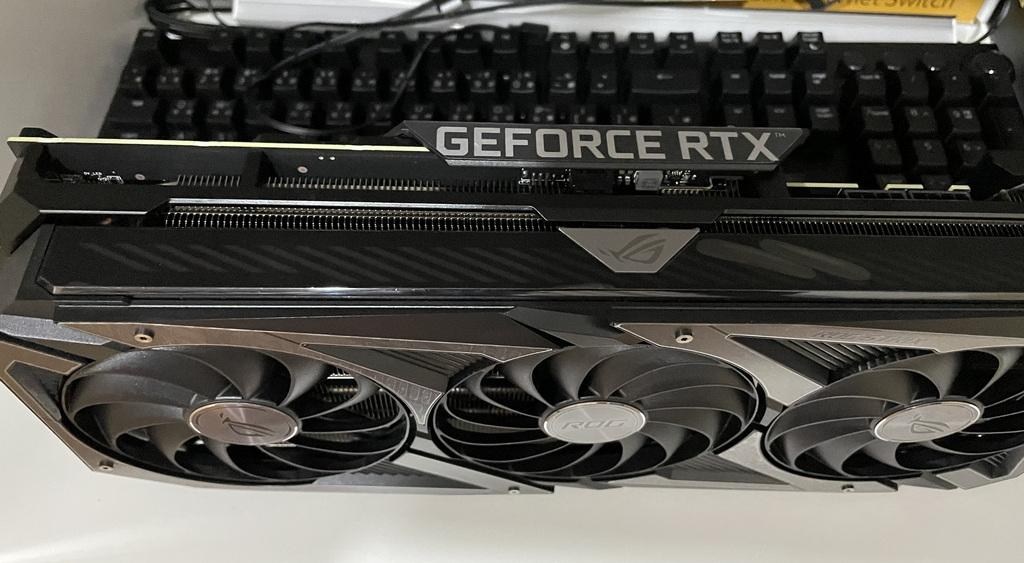 心得】久違的3060Ti信仰之眼ROG STRIX 3060Ti LHR 8GB簡單開箱@電腦