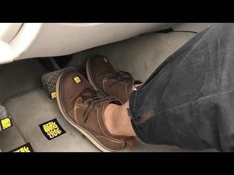 問題 有人跟我一樣用雙腳開車的嗎 場外休憩區哈啦板 巴哈姆特
