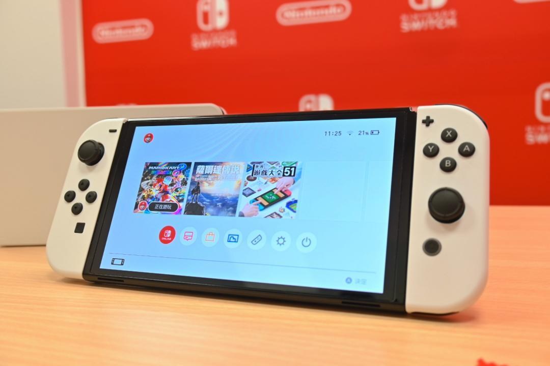 情報】入手Switch OLED 新機注意！任天堂警告「螢幕薄膜」千萬別撕@NS