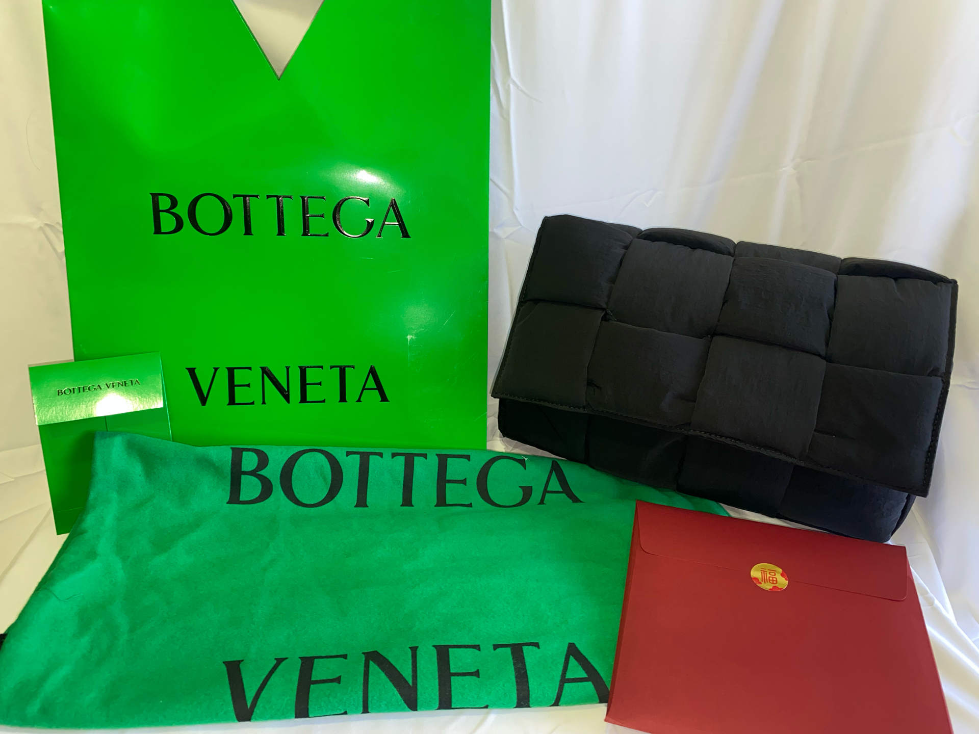 Bottega Veneta | Padded Cassette Bag 開箱- 巴哈姆特