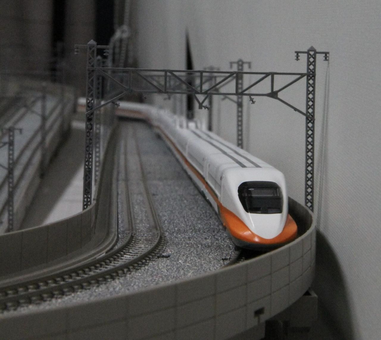 唯一一列台灣的列車。台灣高鐵700T - zooplus的創作- 巴哈姆特