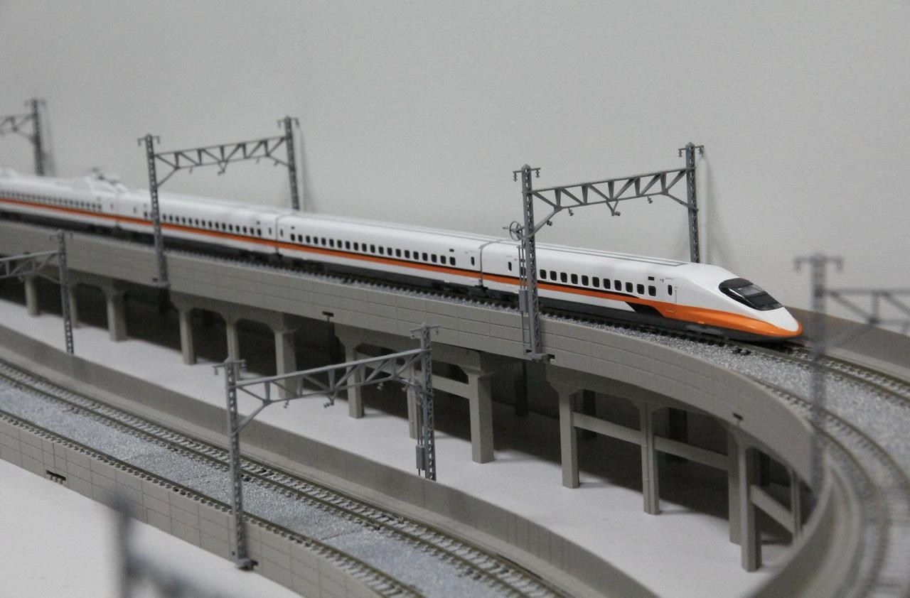 臺灣新幹線（臺灣南北高速鐵路）700T型列車模型 台灣高鐵｜700T列車模型十二輛組-彩繪版II - T-Shopping 高鐵線上購