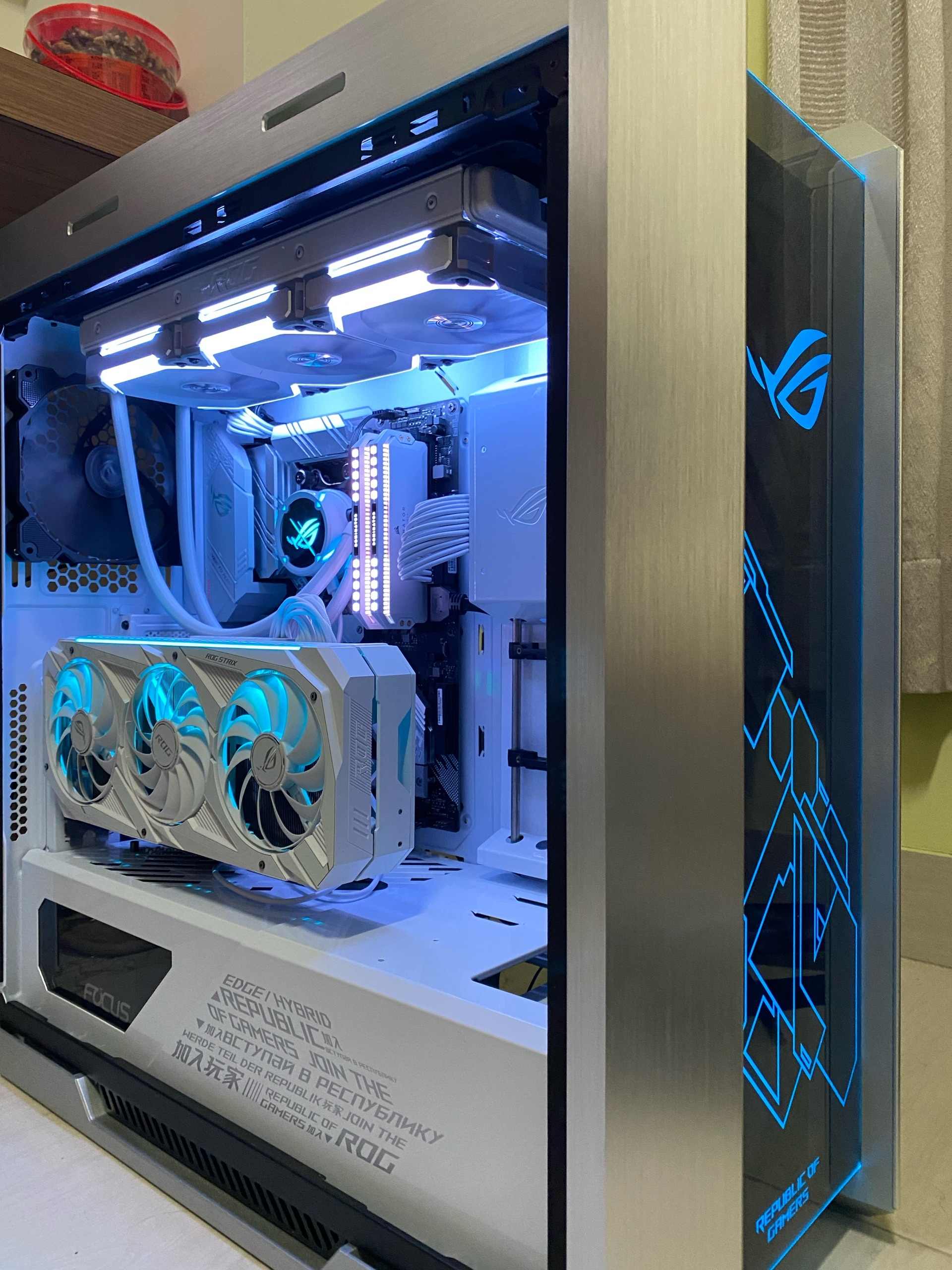 ASUS ROG Strix Helios 吹雪カスタム ARGBパネル付属