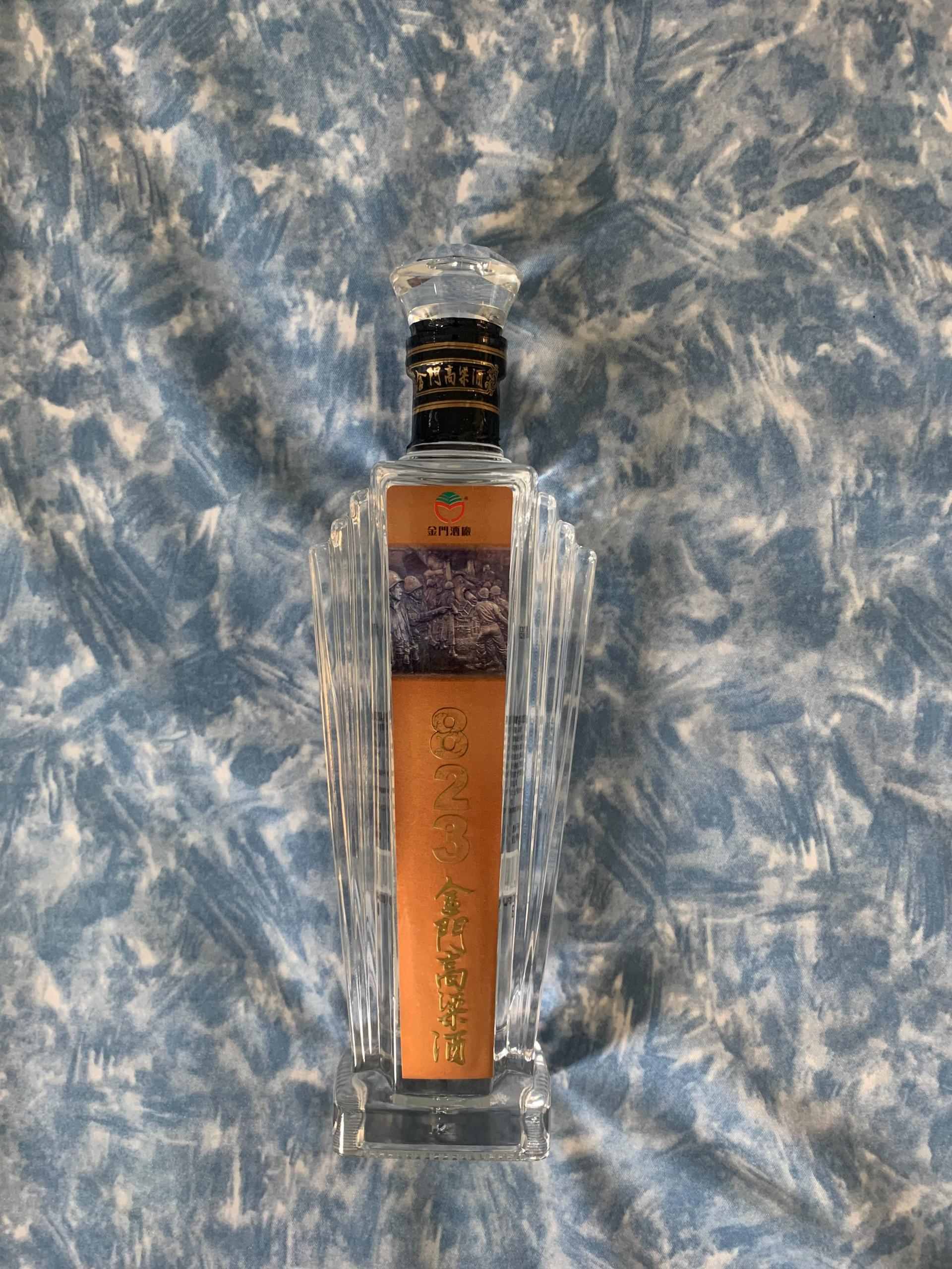 金門823戦役50周年記念の限定酒 金門高梁酒823 金門823戦役50周年記念の限定酒 搶823砲