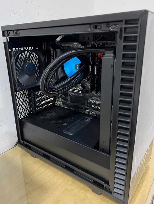 心得】防塵靜音緊湊MATX- Fractal Design Define 7 Mini 開箱 心得】防塵靜音緊湊MATX- Fractal Design Define 7 Mini 開箱