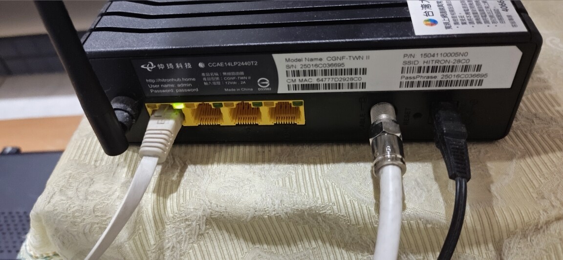 【問題】想外接路由器，請問能直接裝嗎？ @電腦應用綜合討論 哈啦板 - 巴哈姆特