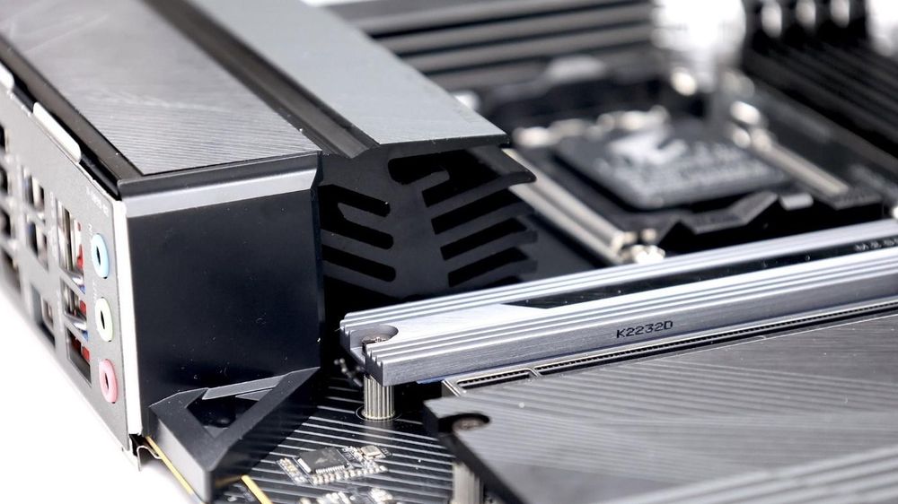【心得】萬元內的 X670 AORUS，GIGABYTE X670 AORUS ELITE AX @電腦應用綜合討論 哈啦板 - 巴哈姆特