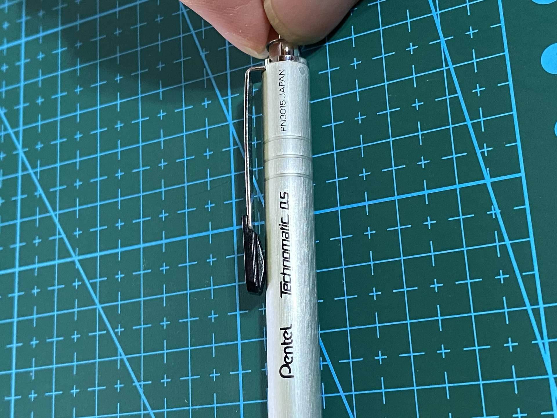 自動出芯x先端按壓出芯!夢幻的自動出芯自動鉛筆 Pentel PN3015 Technomatic介紹 - phes1162121的創作 - 巴哈姆特