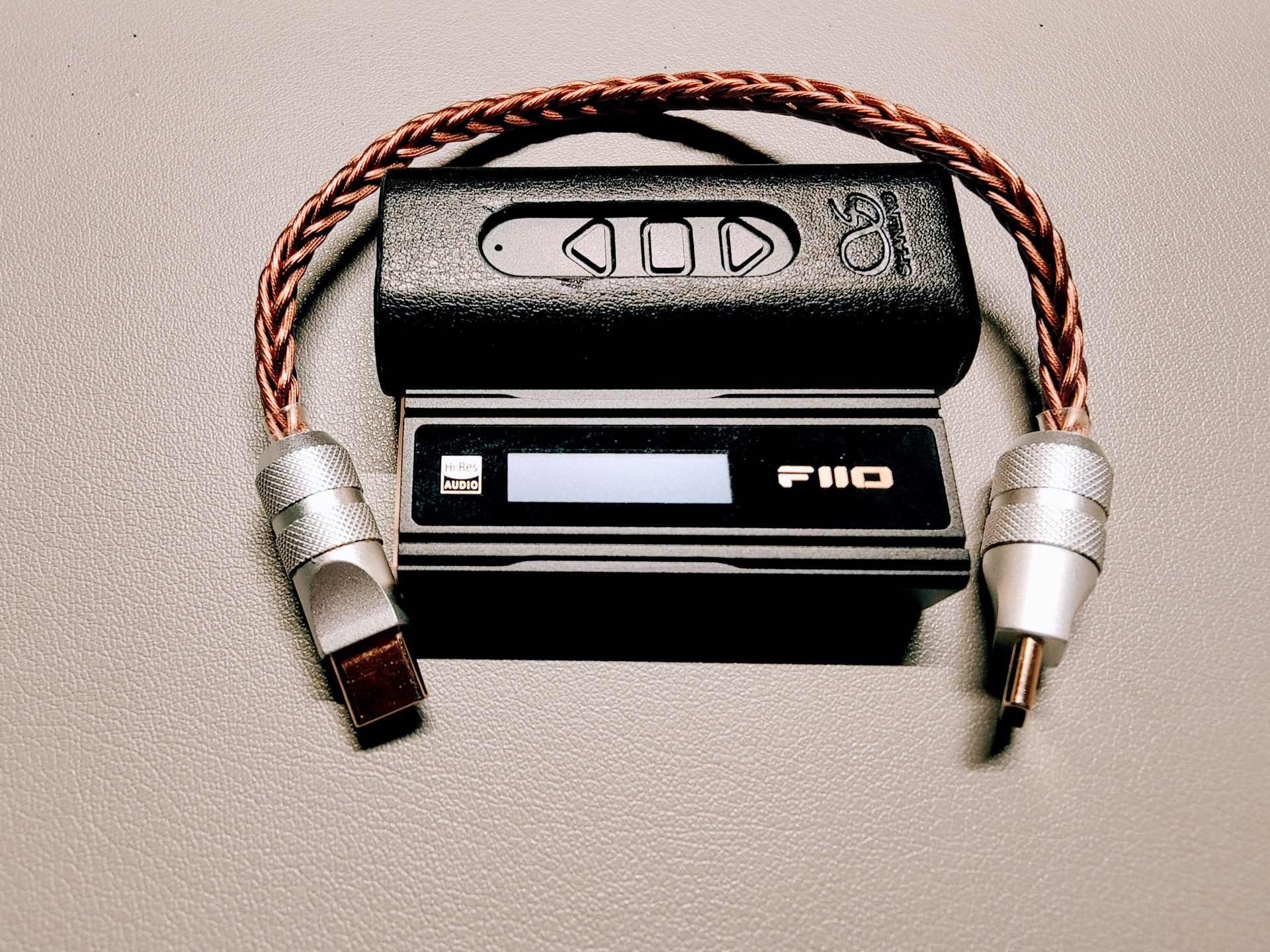 ほぼ未使用】FIIO KA5 White ケース付き - アンプ