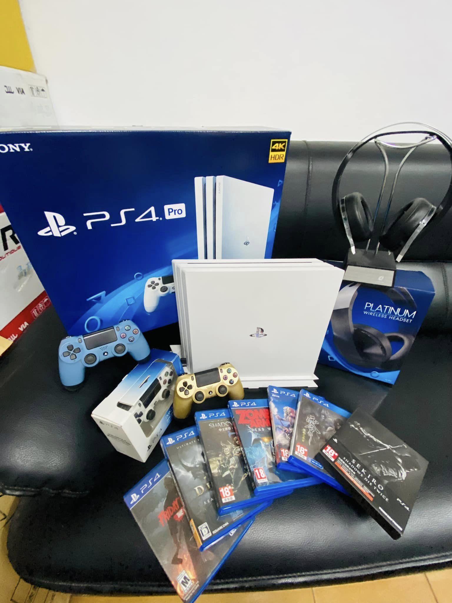 【其他】【出售】 PS4 PRO 7117B星河白主機+SONY原廠無線耳機+手把*3+遊戲*7 @ACG二手交易板 哈啦板 - 巴哈姆特