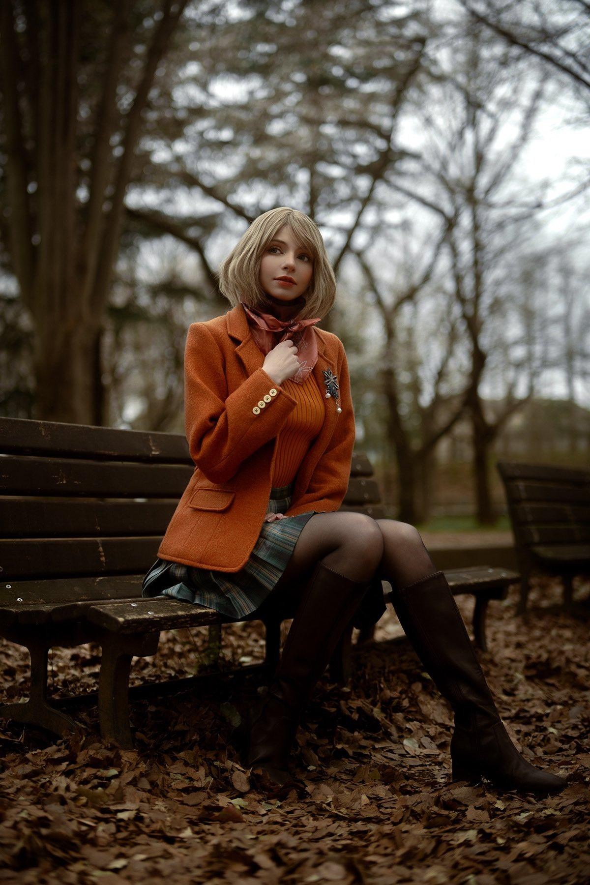 【閒聊】Ashley 真人 Cosplay @惡靈古堡 哈啦板 - 巴哈姆特