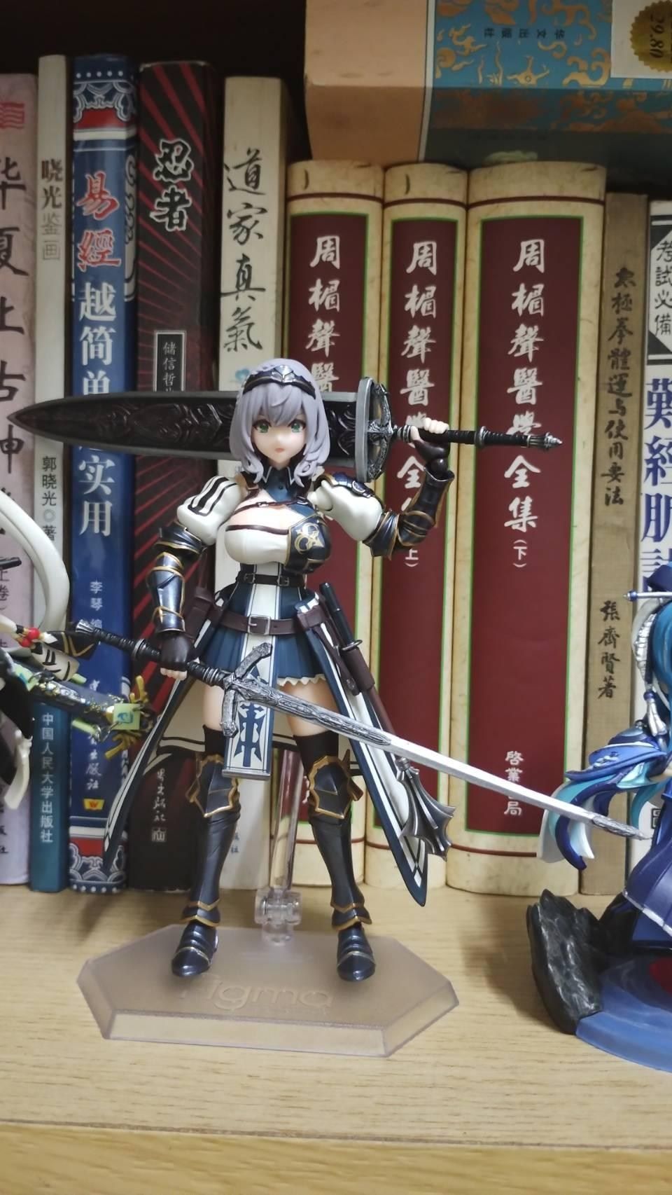 【心得】holo最大胸襟!腦筋騎士來啦! figma hololive 團長 白銀諾艾爾 @綜合公仔玩具討論區 哈啦板 - 巴哈姆特