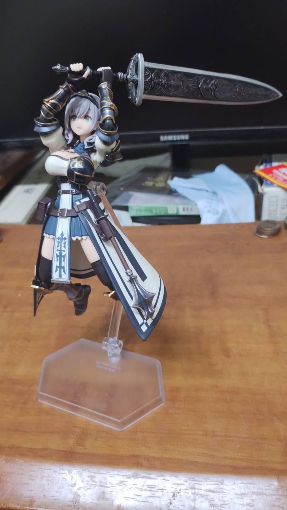 【心得】holo最大胸襟!腦筋騎士來啦! figma hololive 團長 白銀諾艾爾 @綜合公仔玩具討論區 哈啦板 - 巴哈姆特