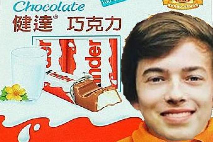 【閒聊】第一次看到faide大神本人的照片腦海卻浮現... @APEX 英雄 哈啦板 - 巴哈姆特
