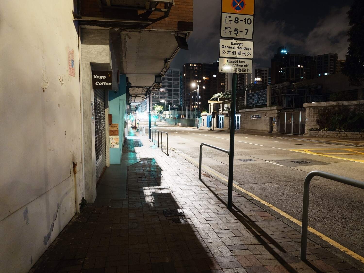 【問題】香港區 白色 Xperia 1V 超輕量開箱 @智慧型手機 哈啦板 - 巴哈姆特